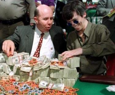 История Стью Ангера - трехразового чемпиона мира по покеру